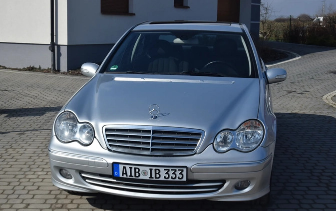 Mercedes-Benz Klasa C cena 15900 przebieg: 266930, rok produkcji 2005 z Dobczyce małe 497